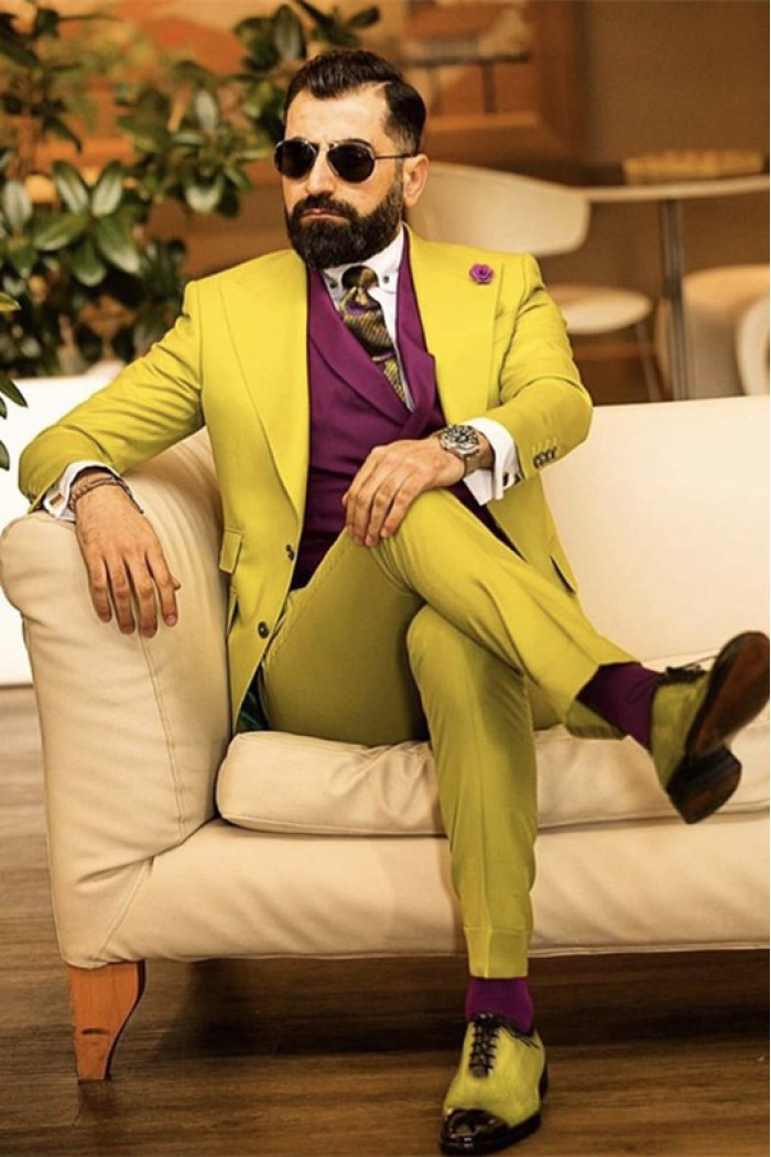 Chandler Bespoke Yellow Close Fitting Peaked Lapel Prom Men Suits