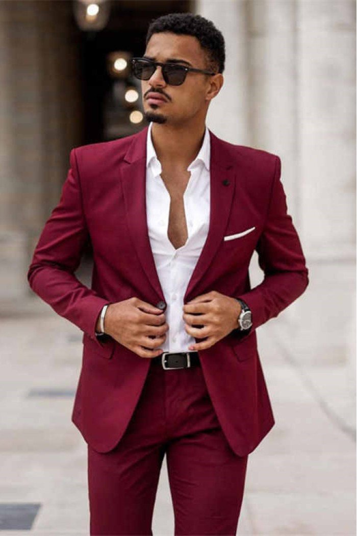 Cool Burgundy Notched Lapel Close Fitting Prom Outfits