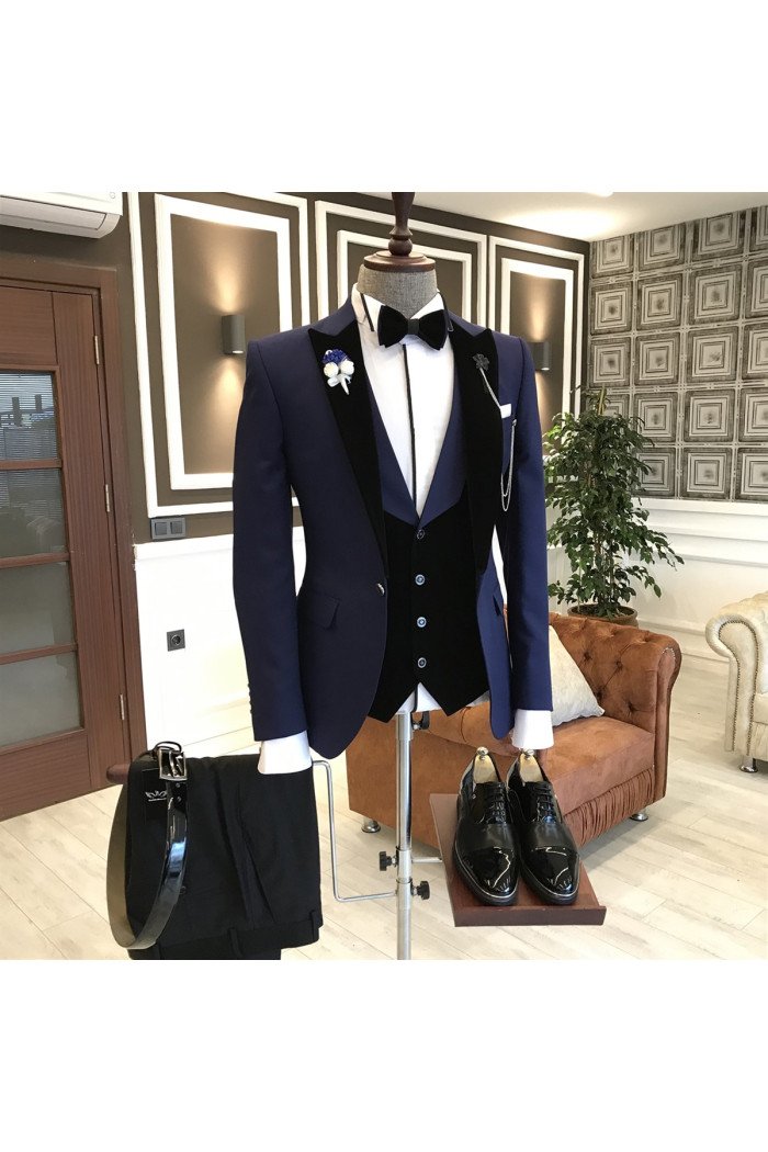 Newest Dark Navy Stylish Peaked Lapel Men Suits with Velvet Lapel