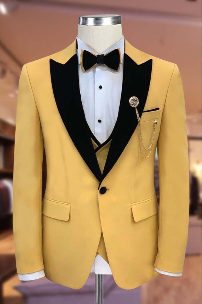 Aubrey Decent Yellow Peaked Lapel Three Pieces Prom Suits