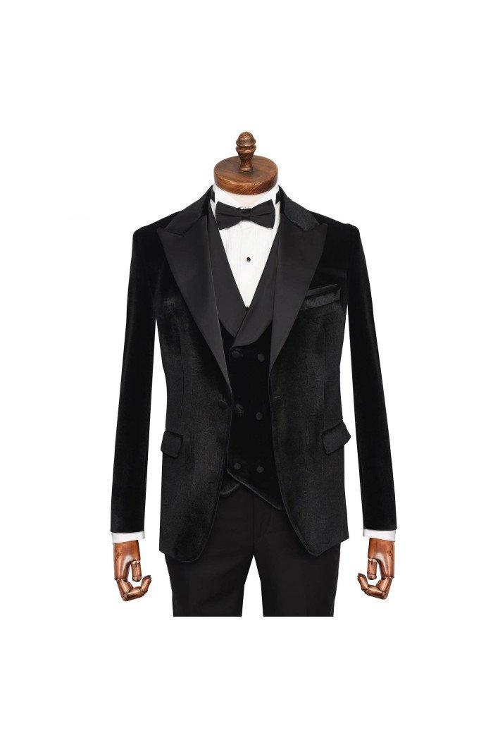 Egbert Charming Black Peaked Lapel Three Pieces Prom Suits