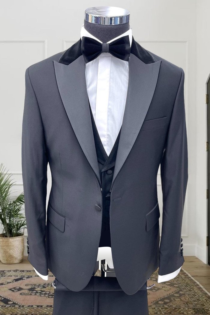 Jay Decent Dark Gray Peaked Lapel Three Pieces Prom Suits