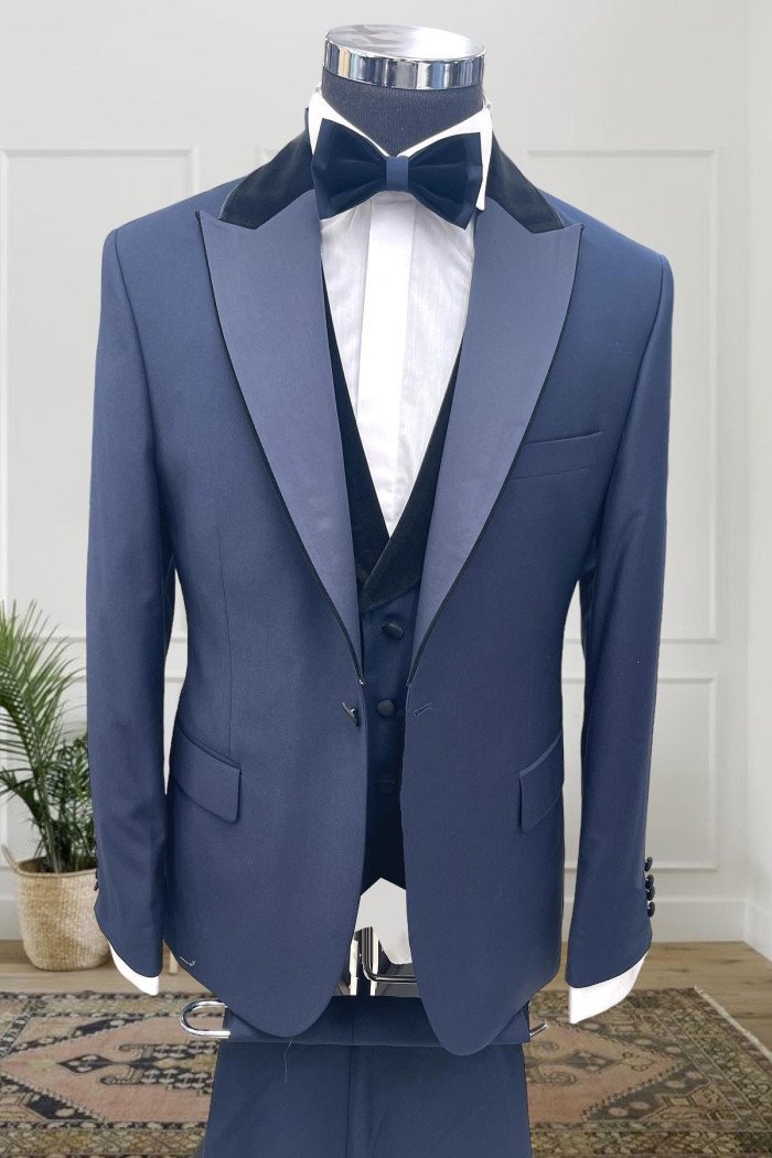 Jean Fancy Ink Blue Peaked Lapel Three Pieces Prom Suits